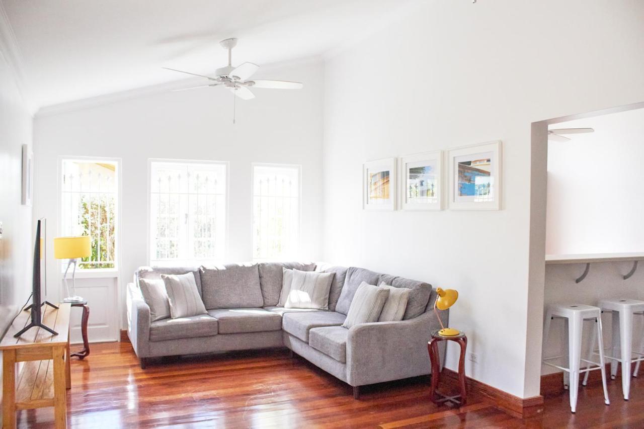 Hummingbird Vila Saint James Exterior foto